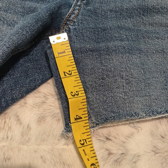 OLD NAVY HIGH-RISE DENIM SHORTS*Womens Size 8 - Picture 2 of 6